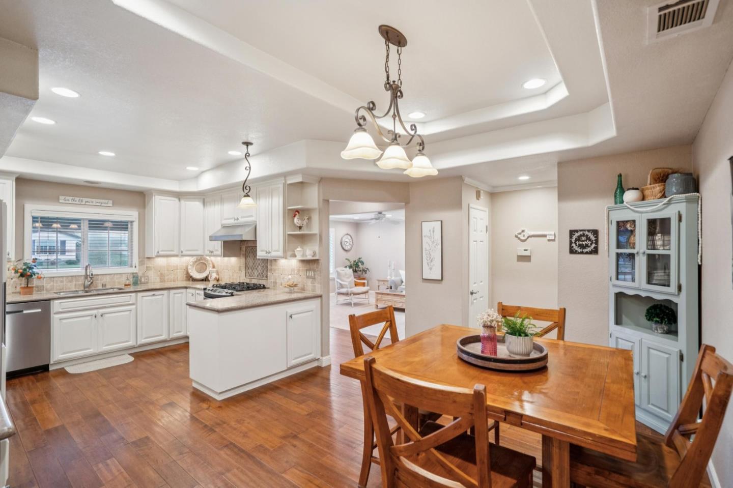 6204 Valley Glen Court