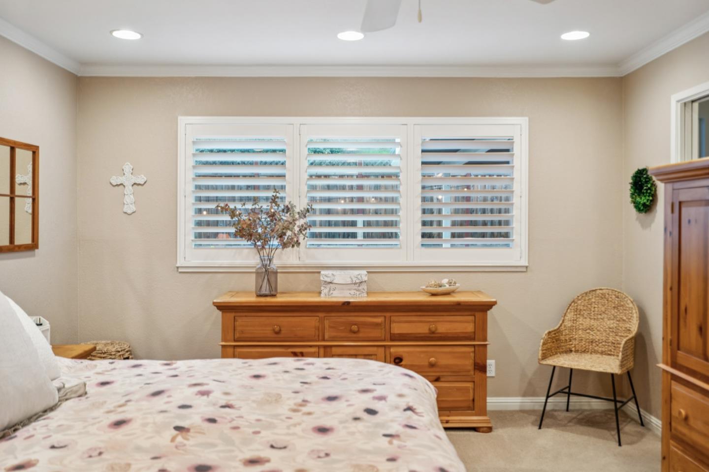 6204 Valley Glen Court