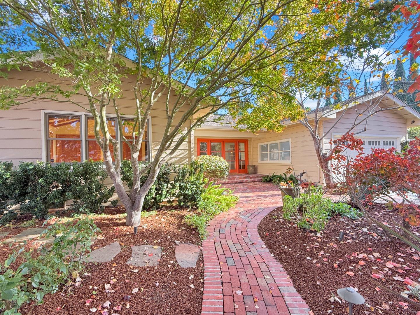 335 Claremont Way