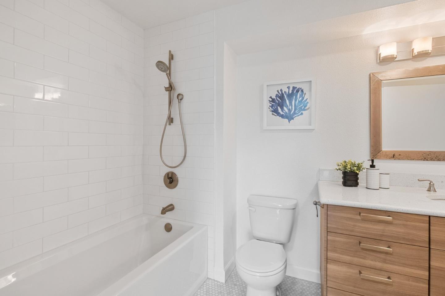 2250 24th Street 330