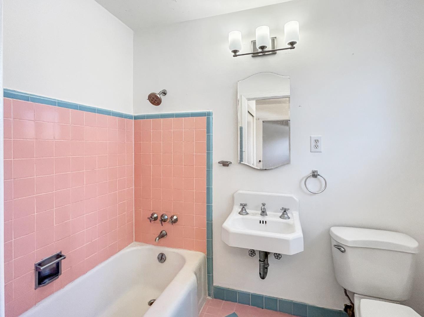 1300 Hoover Street APT 3