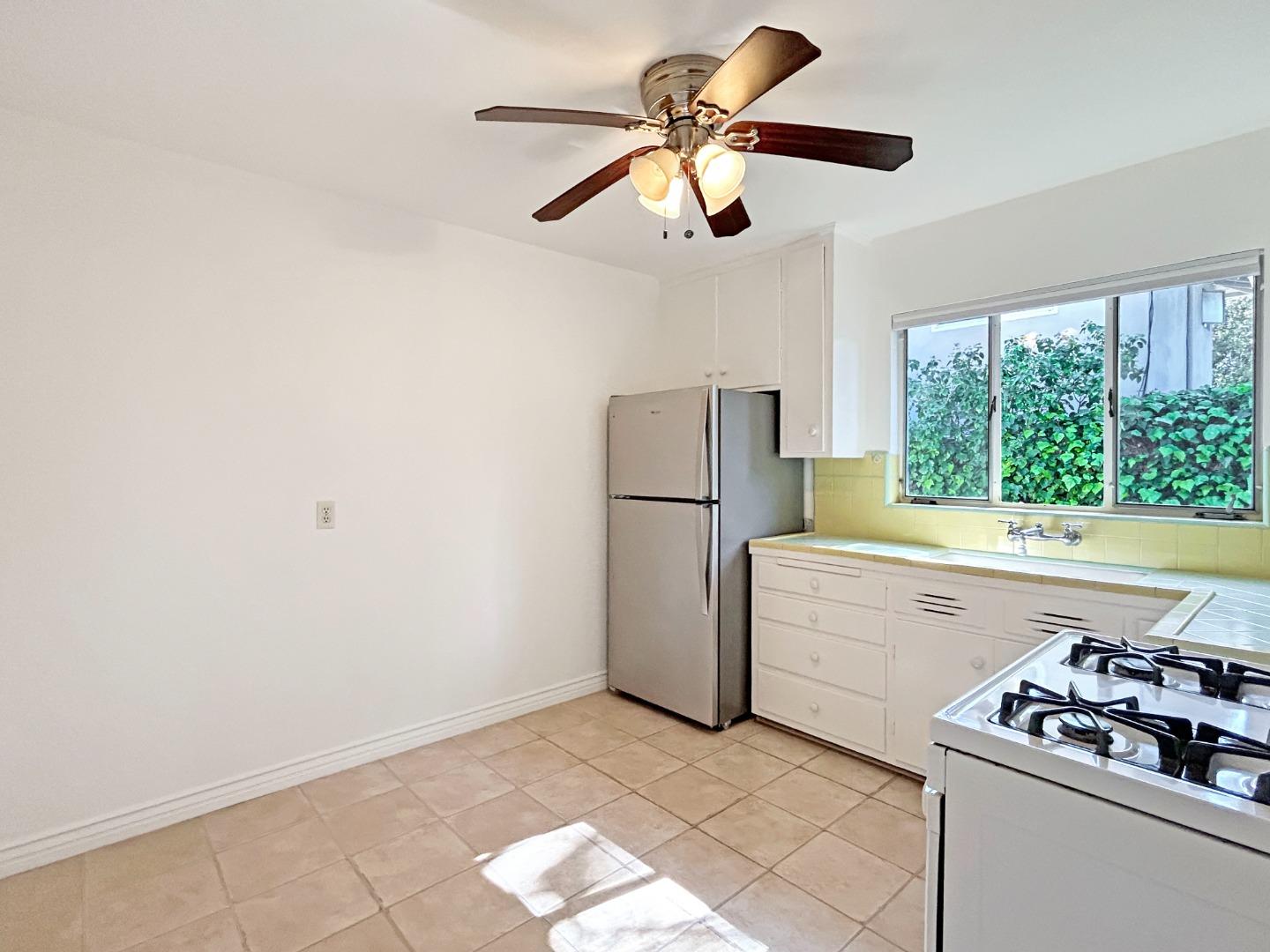 1300 Hoover Street APT 3