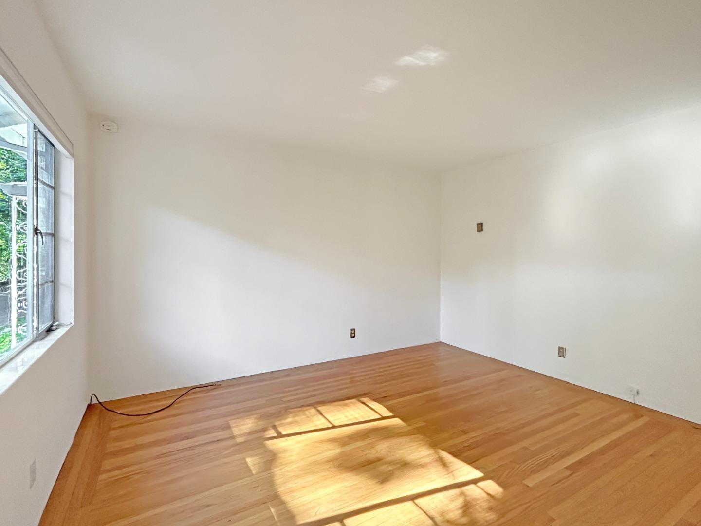 1300 Hoover Street APT 3