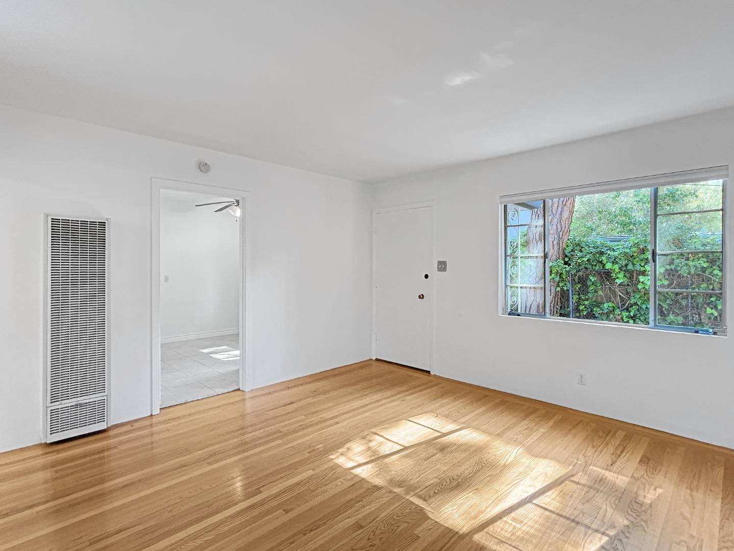 1300 Hoover Street APT 3