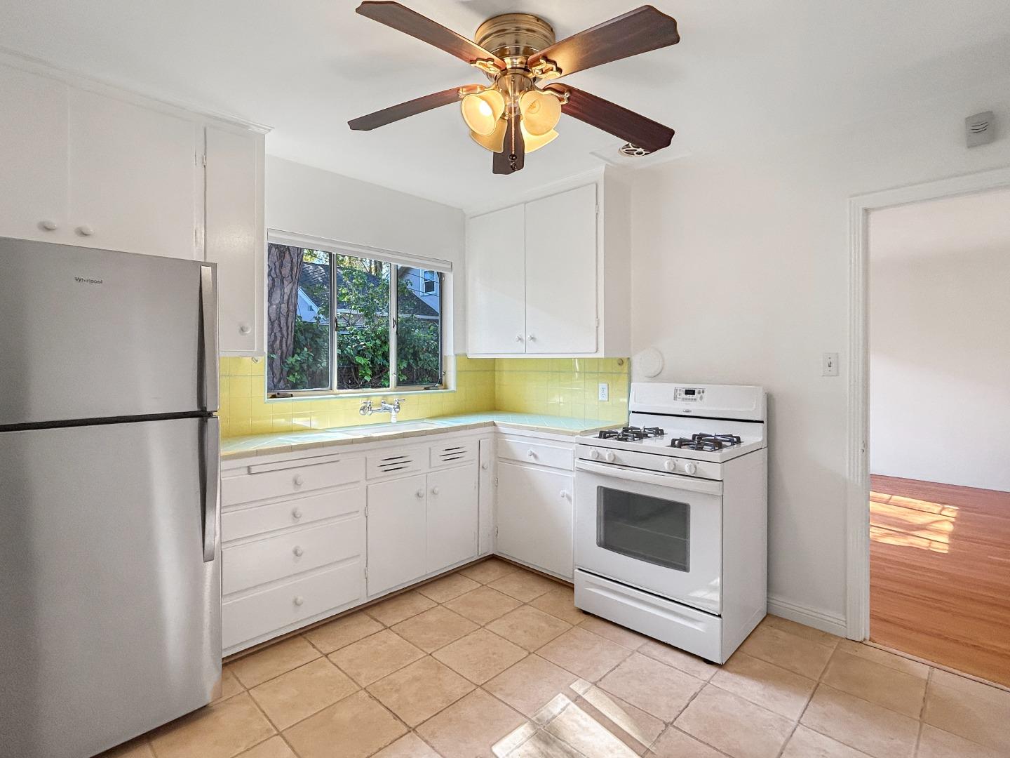 1300 Hoover Street APT 3