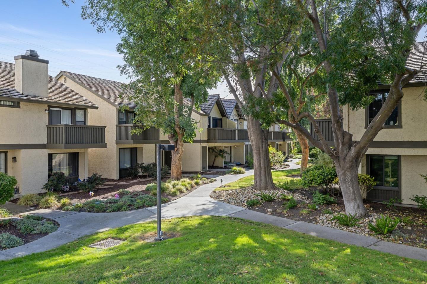 646 South Ahwanee Terrace