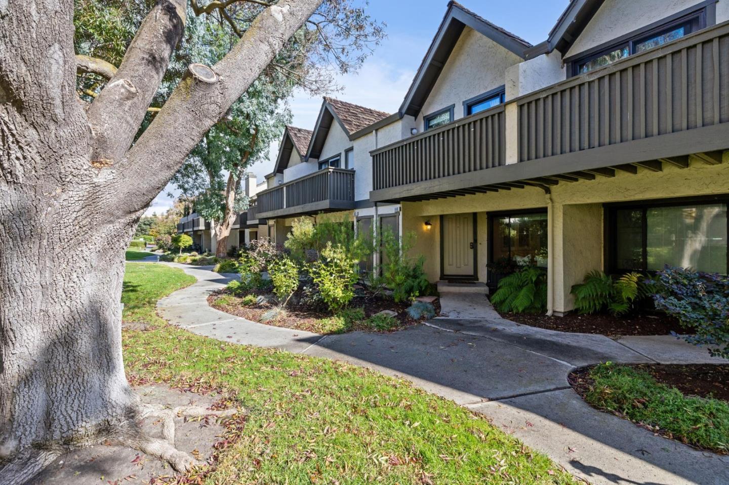 646 South Ahwanee Terrace