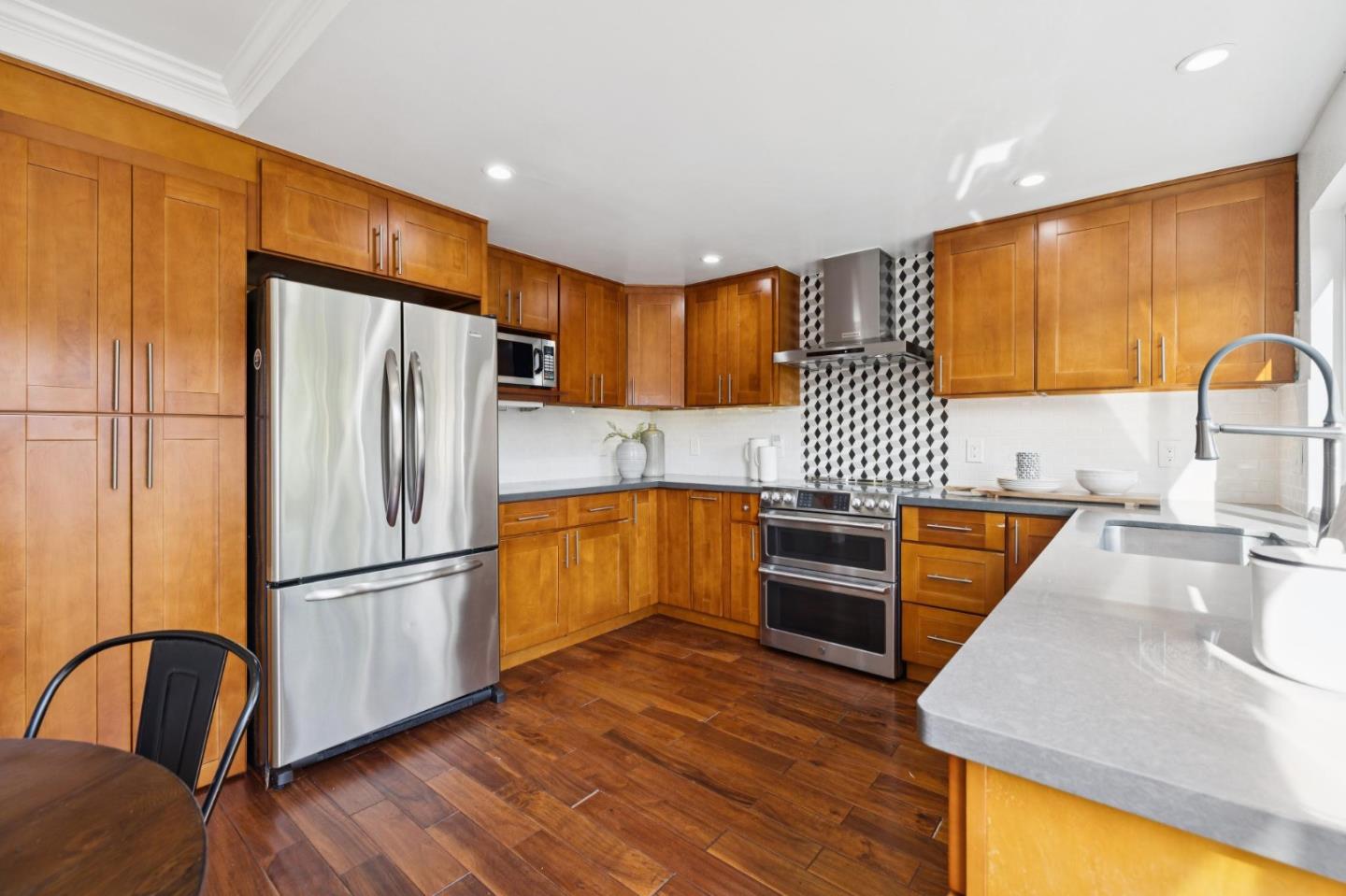 646 South Ahwanee Terrace