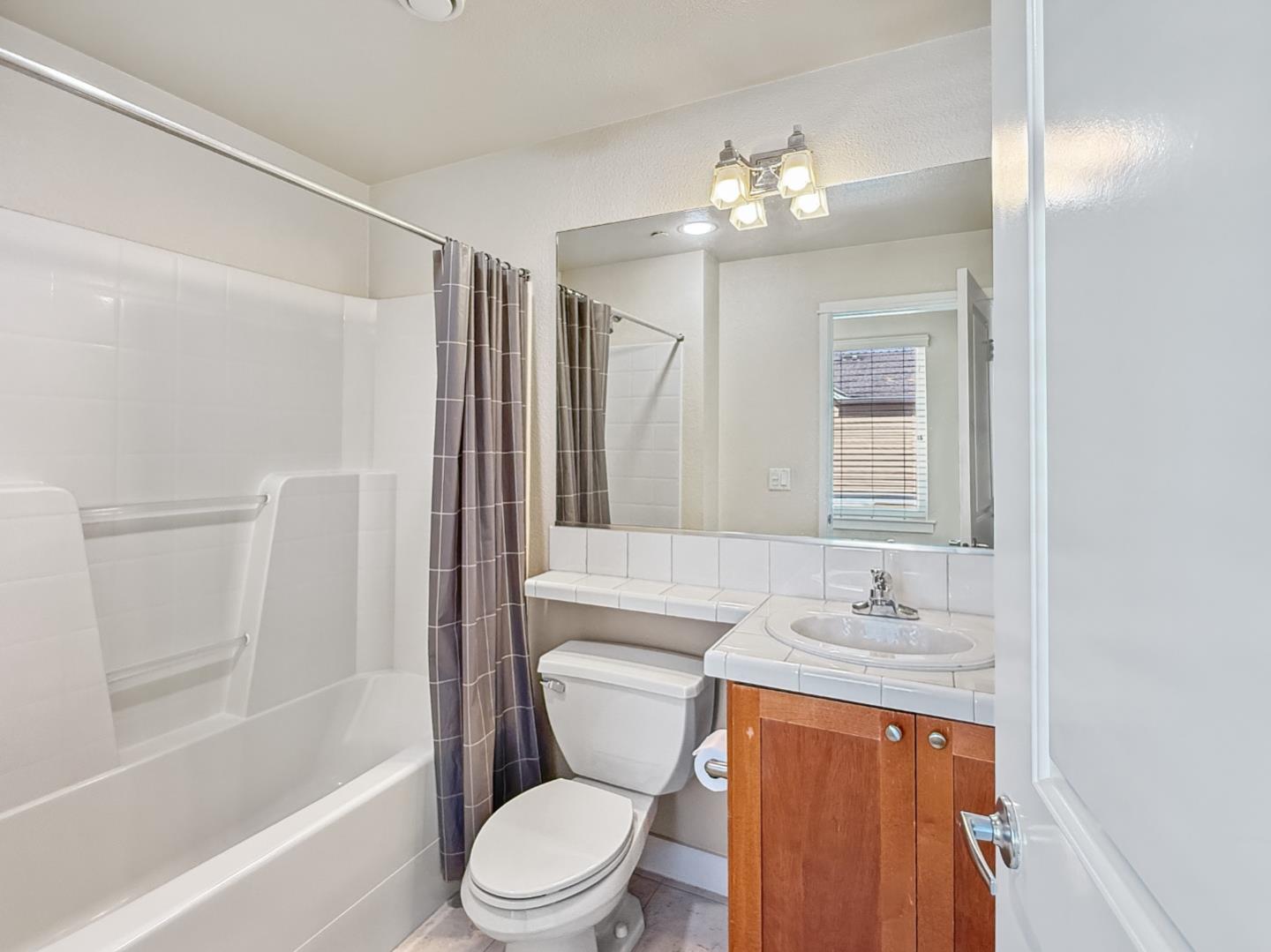 830 Frederick Common