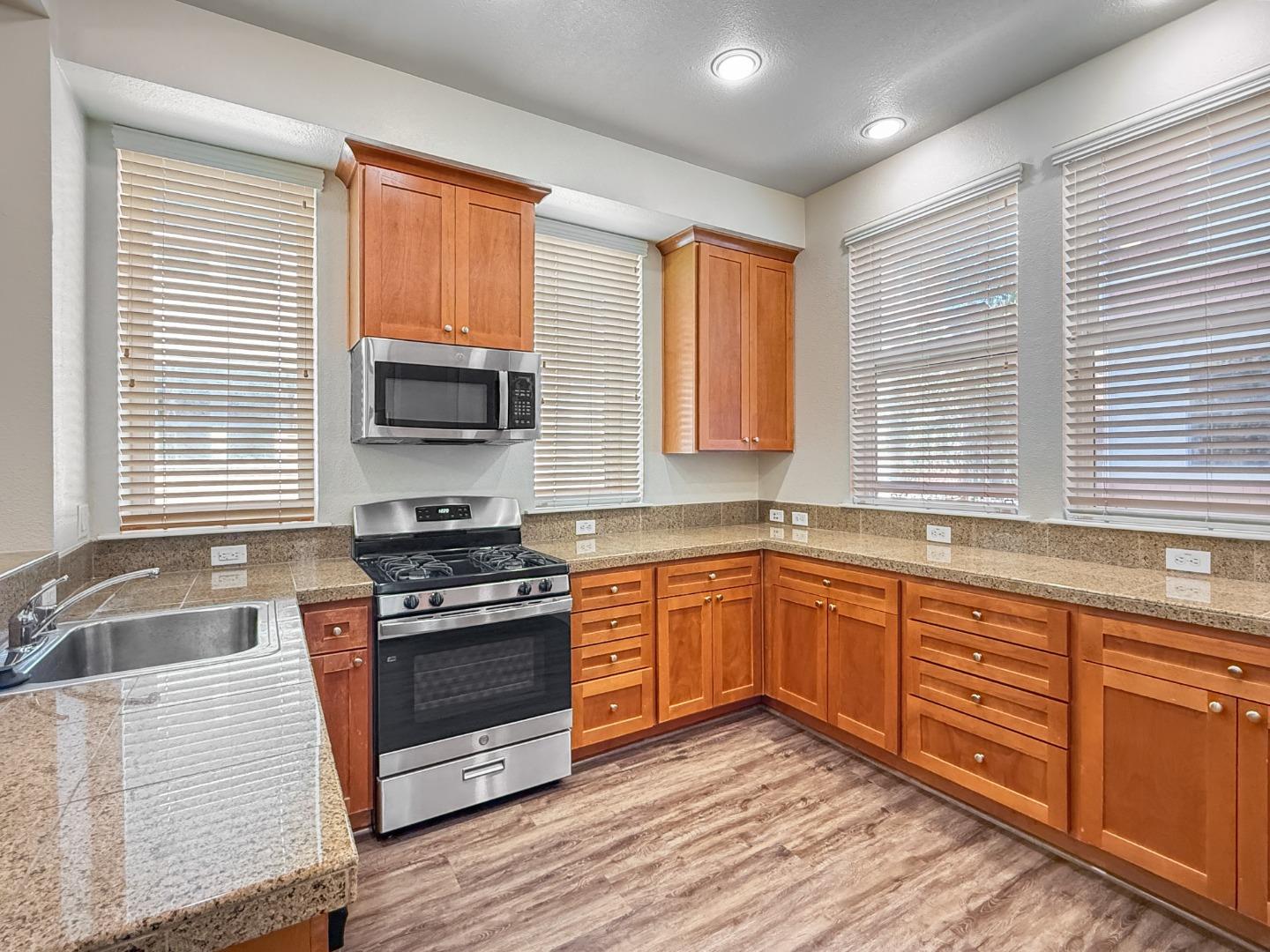 830 Frederick Common