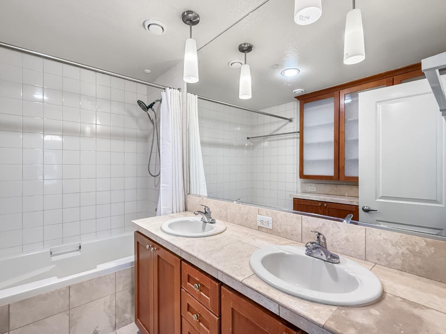 830 Frederick Common