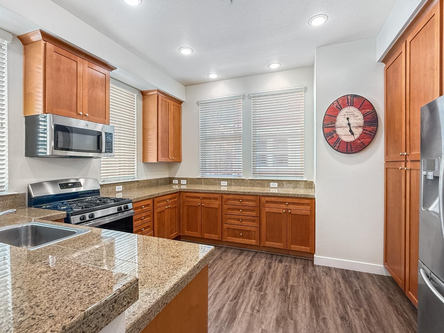 830 Frederick Common