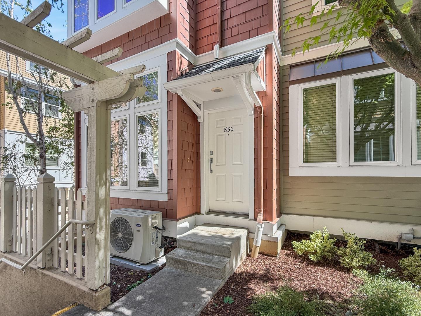 830 Frederick Common