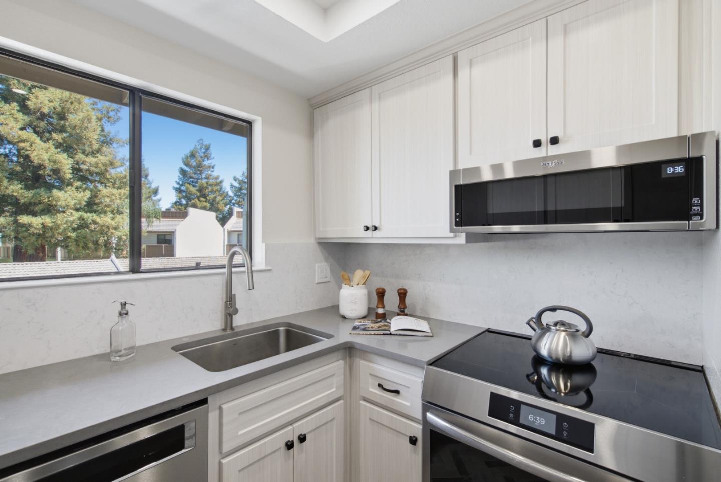 2201 Monroe ST 1004