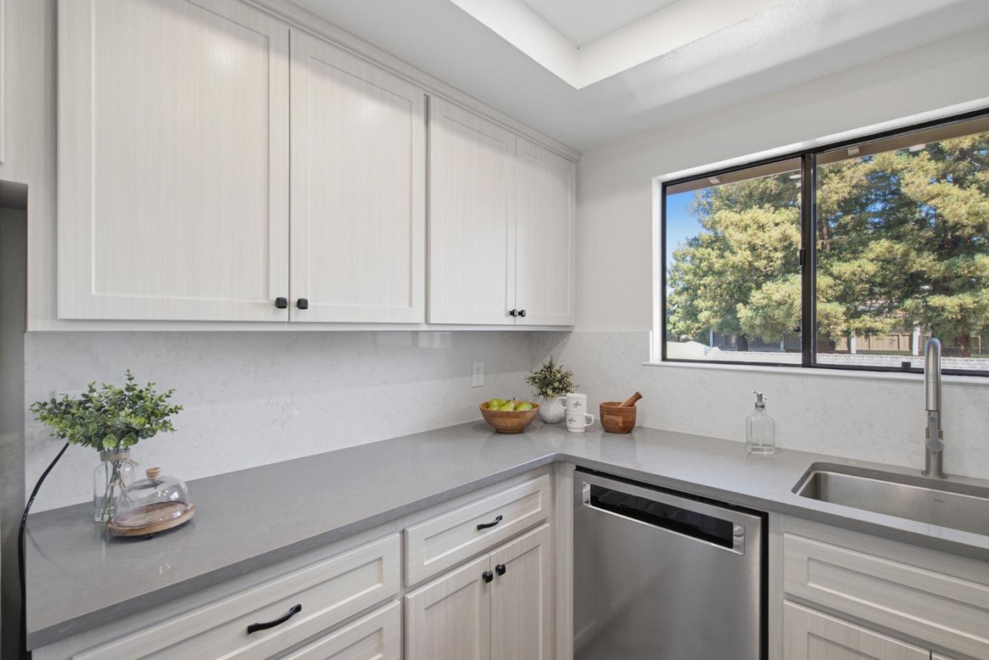 2201 Monroe ST 1004