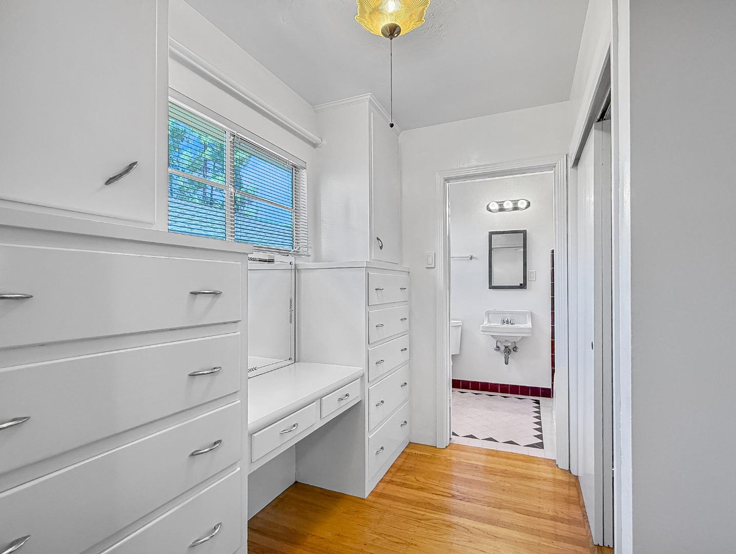 1300 Hoover ST APT 2