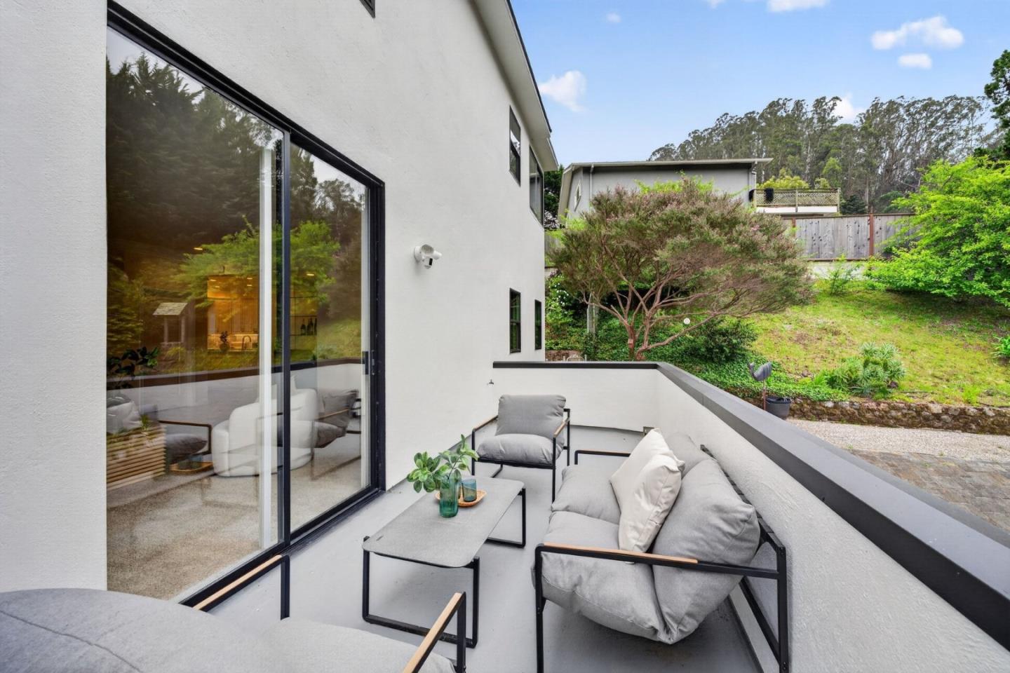 1523 Perez Dr