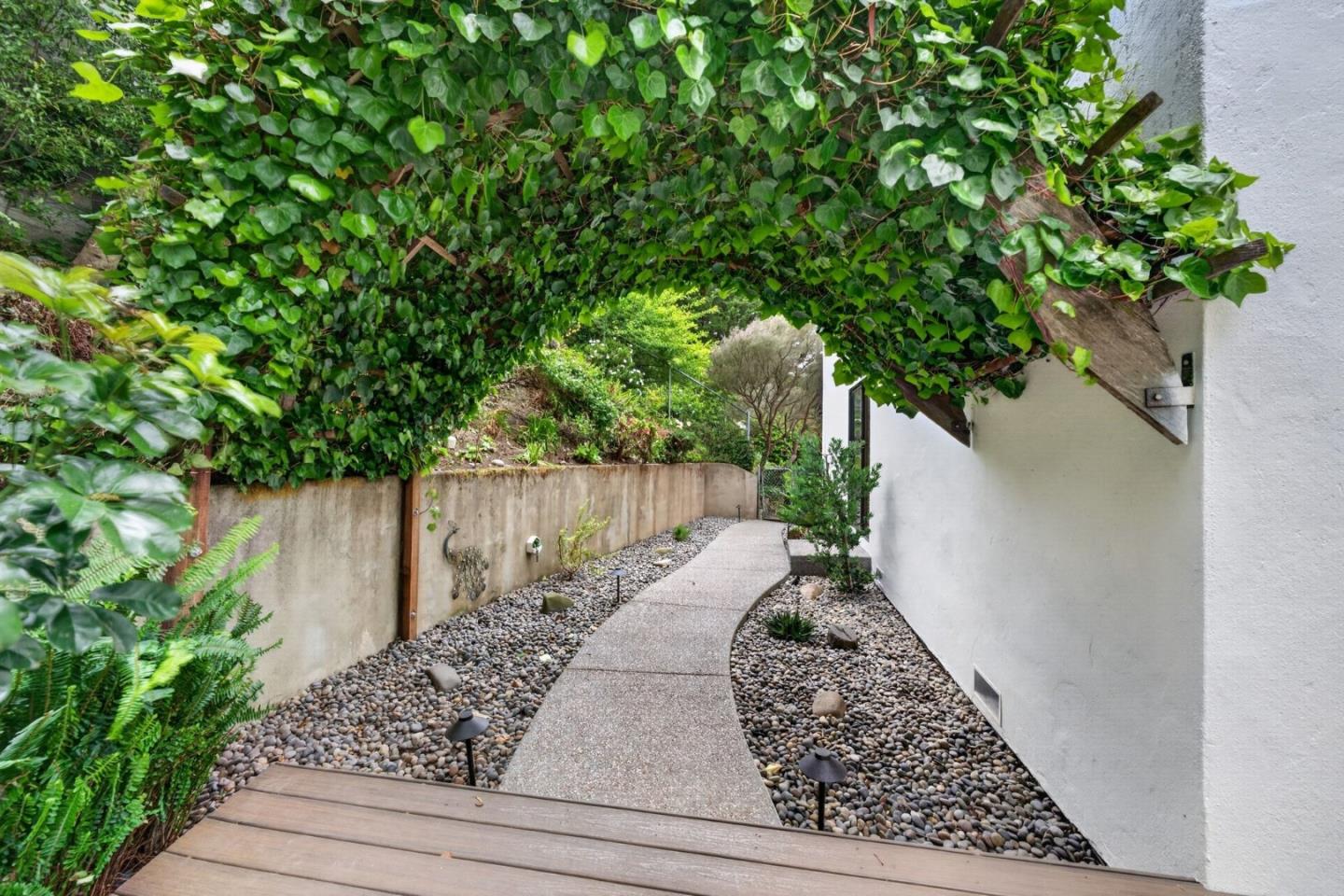 1523 Perez Dr