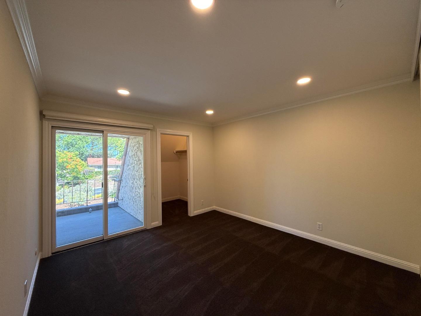 285 Casitas Bulevar