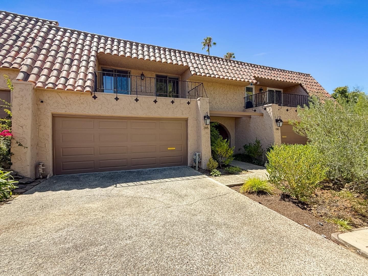 285 Casitas Bulevar