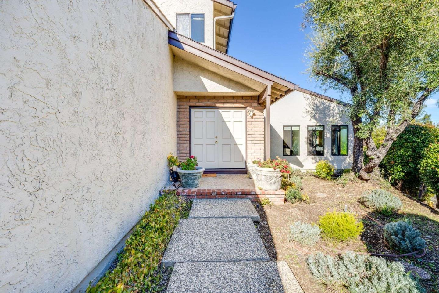 10675 Clubhouse LN
