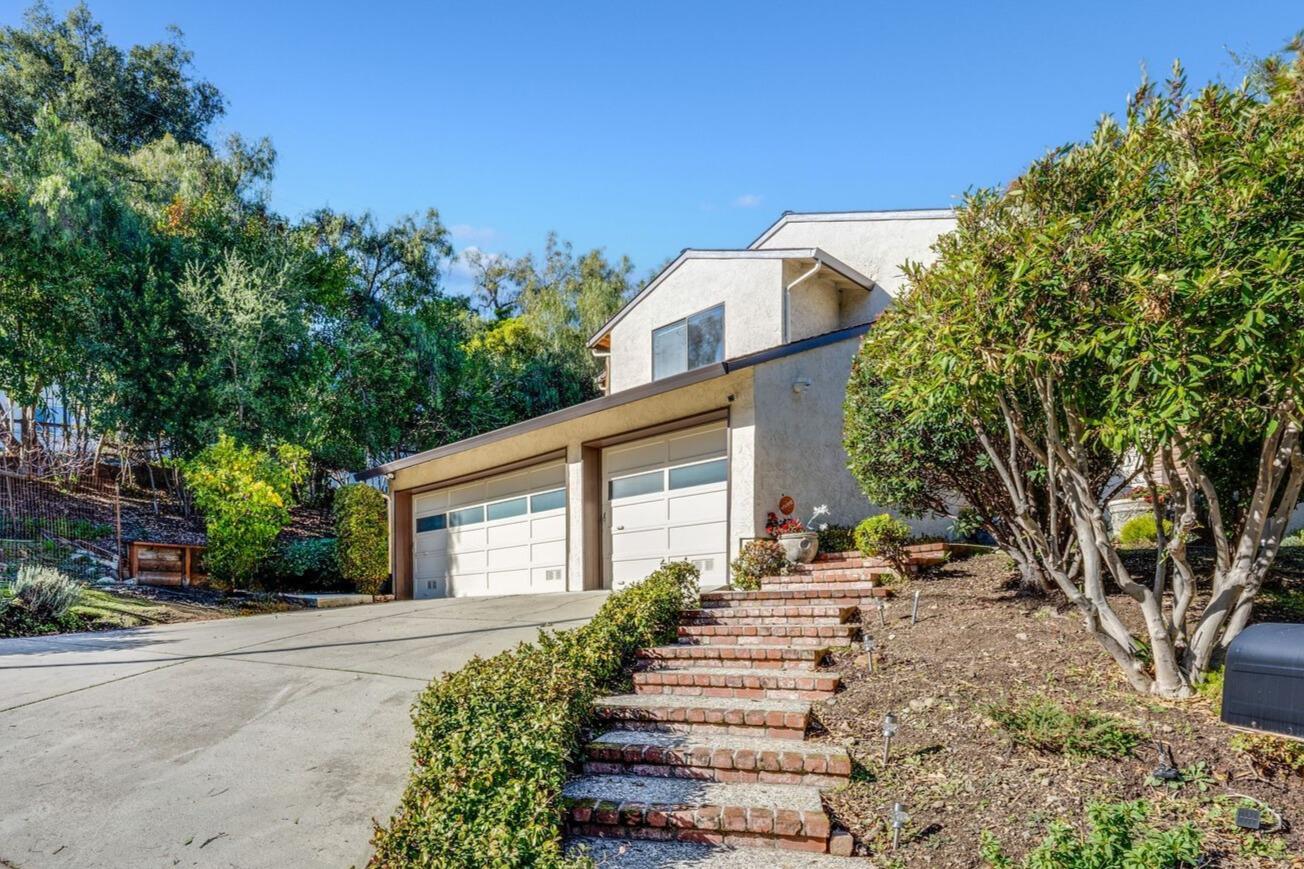 10675 Clubhouse LN