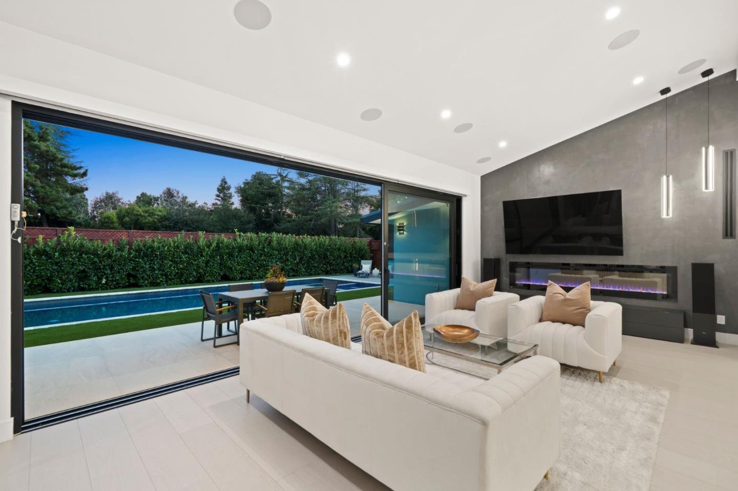 1624 Wakefield TER