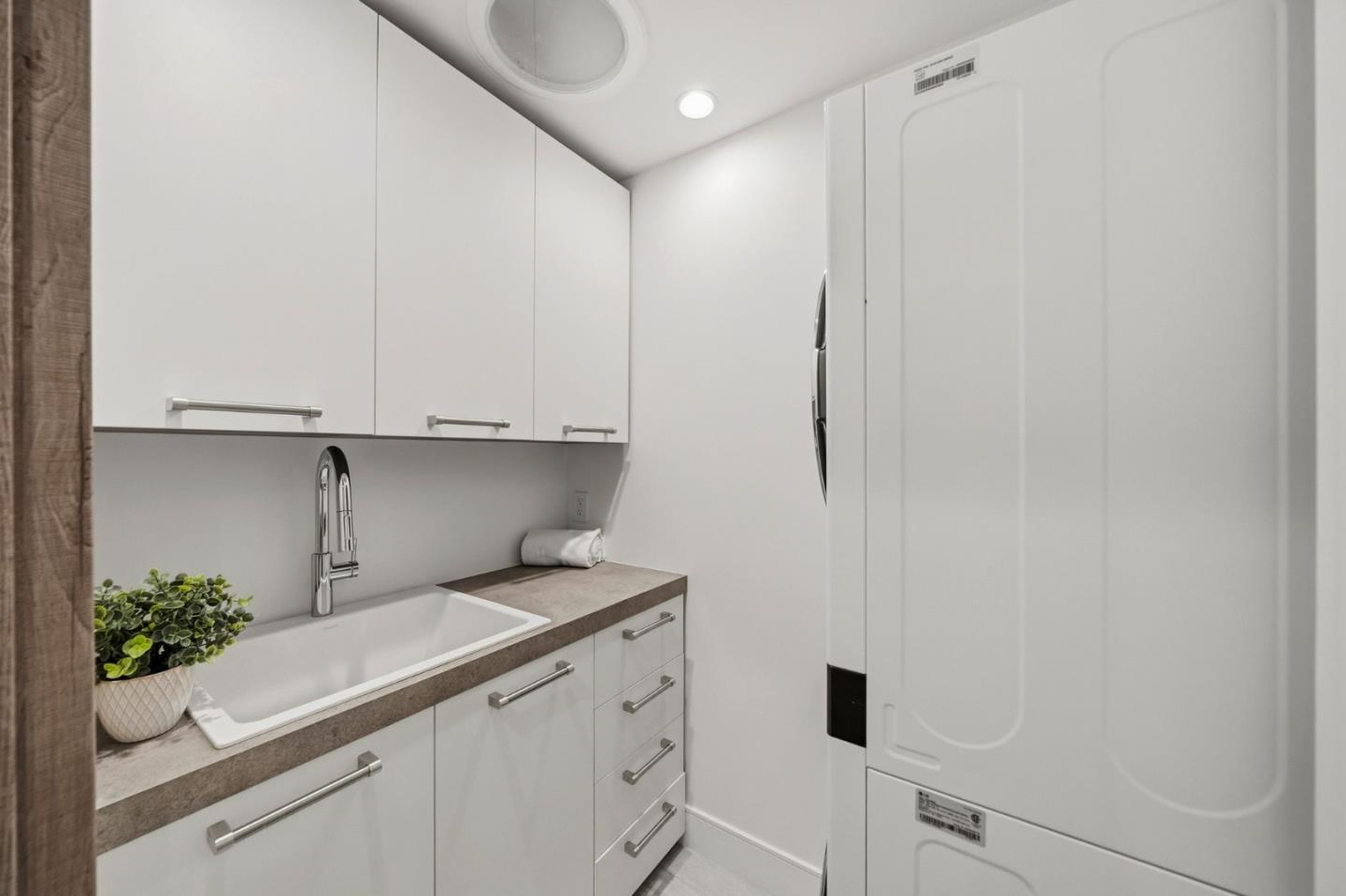 1624 Wakefield TER