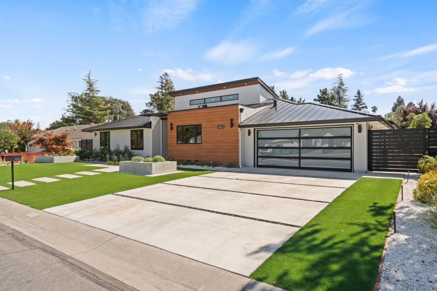 1624 Wakefield TER
