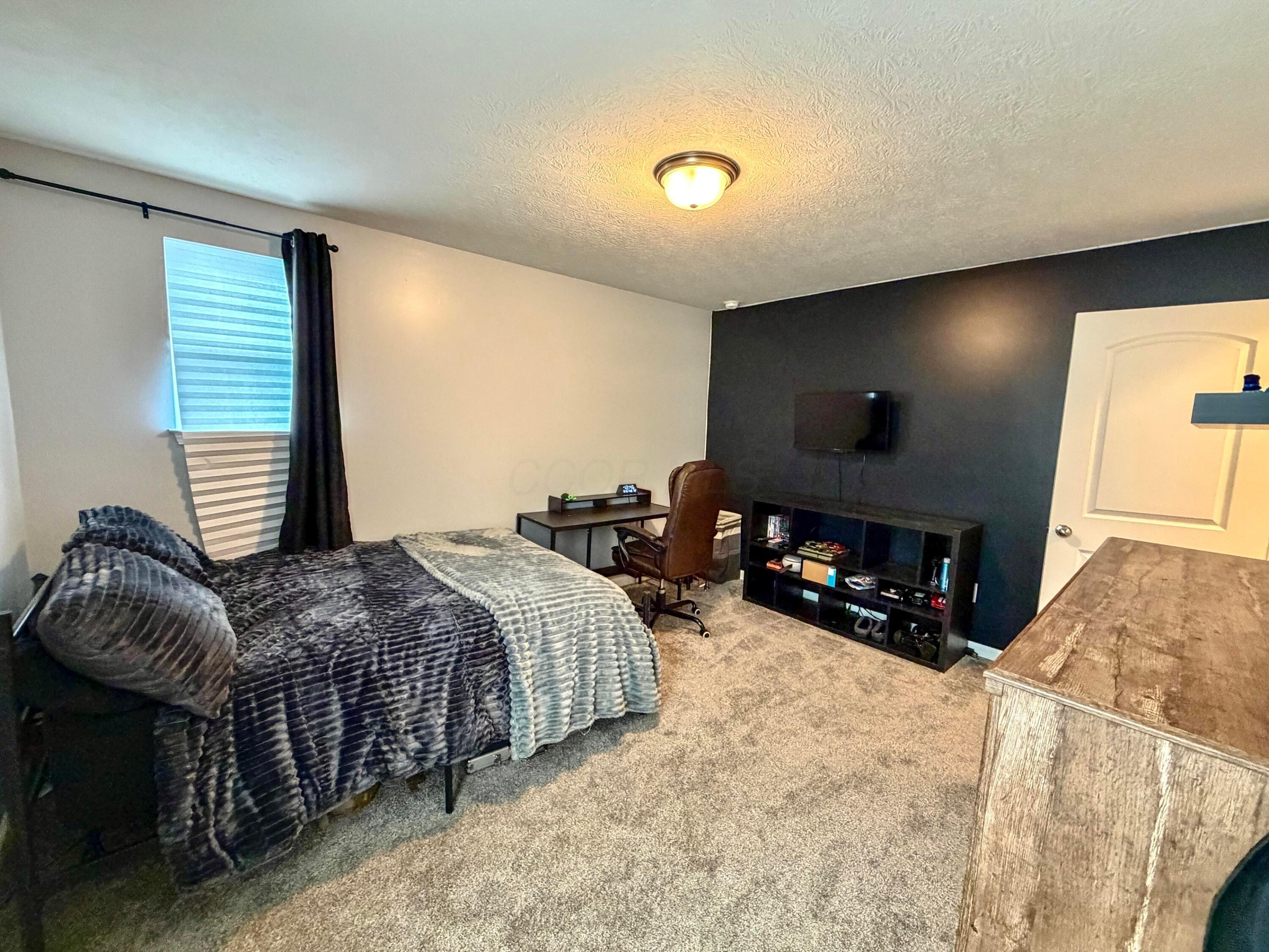 211 Leather Leaf Circle