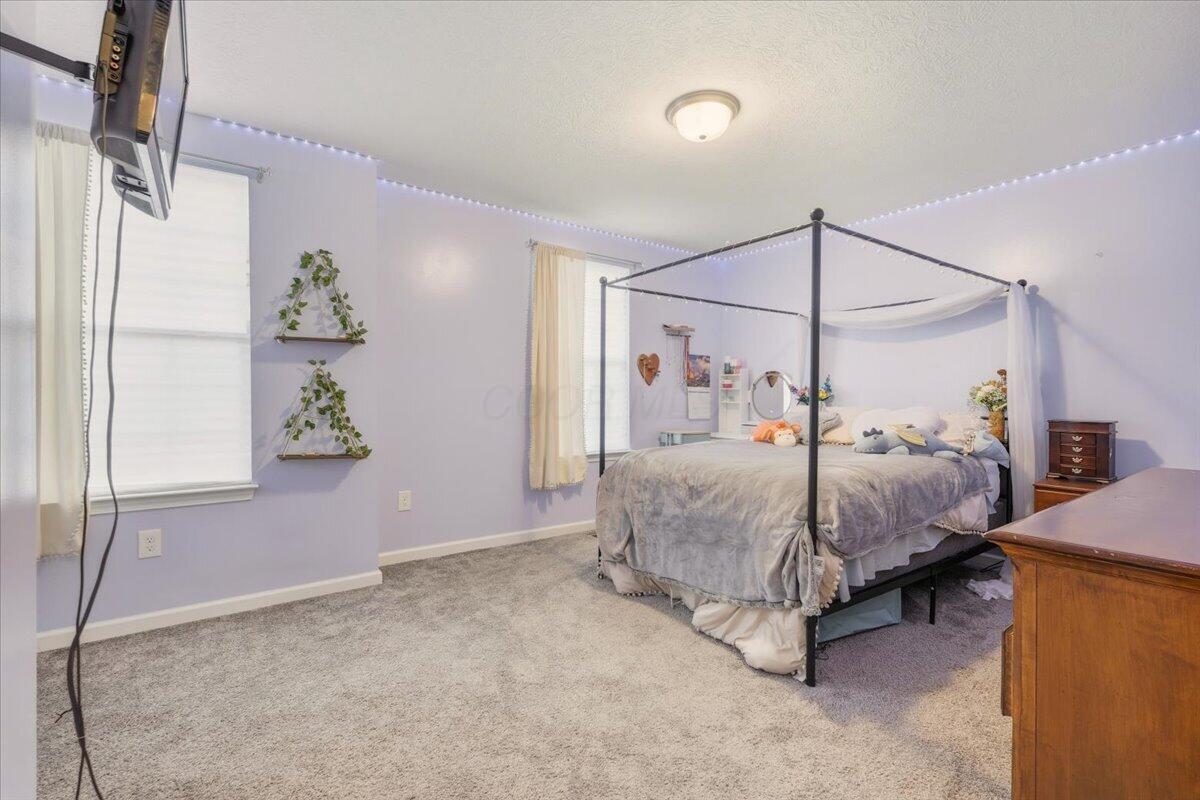 211 Leather Leaf Circle