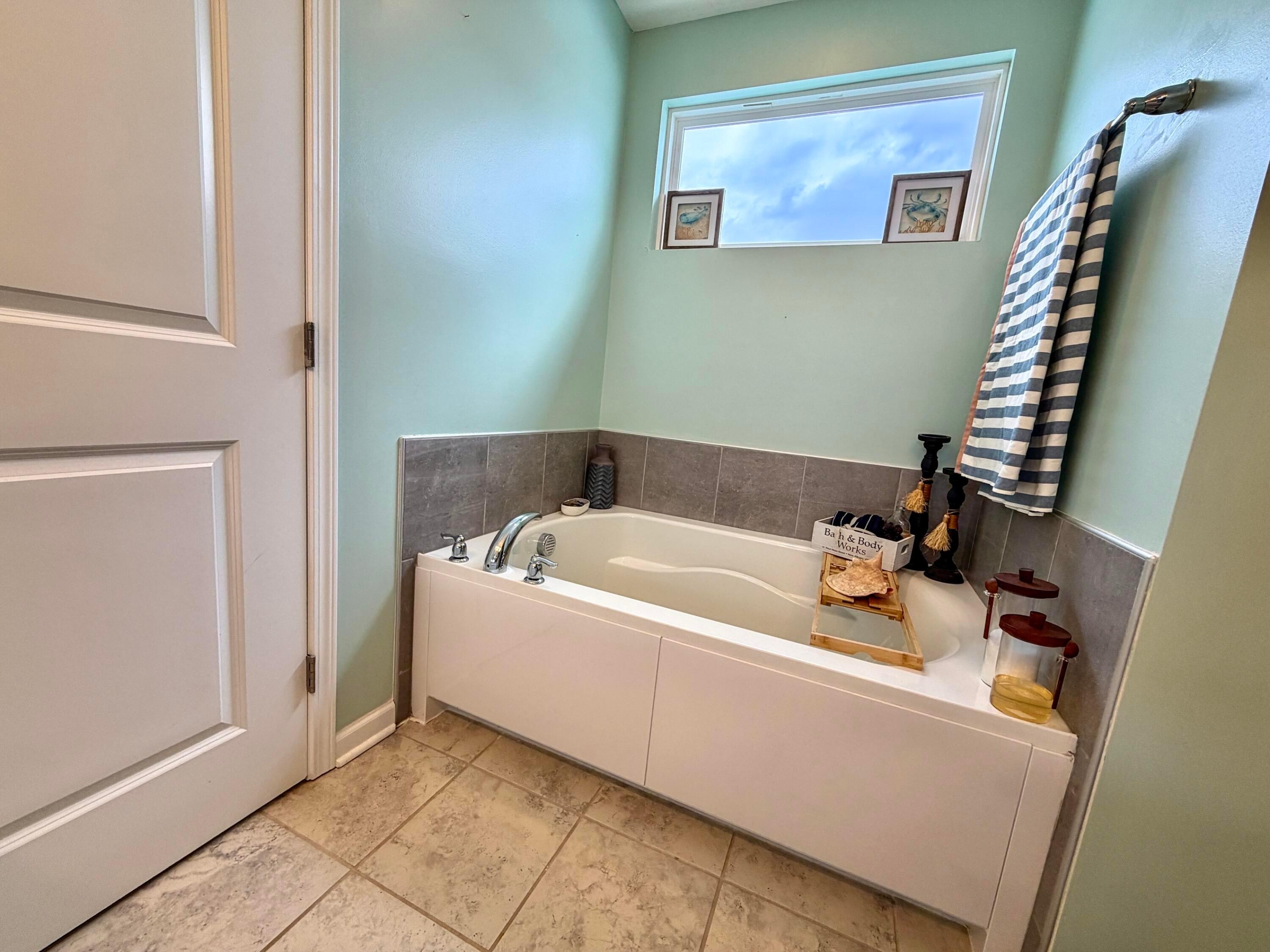 211 Leather Leaf Circle