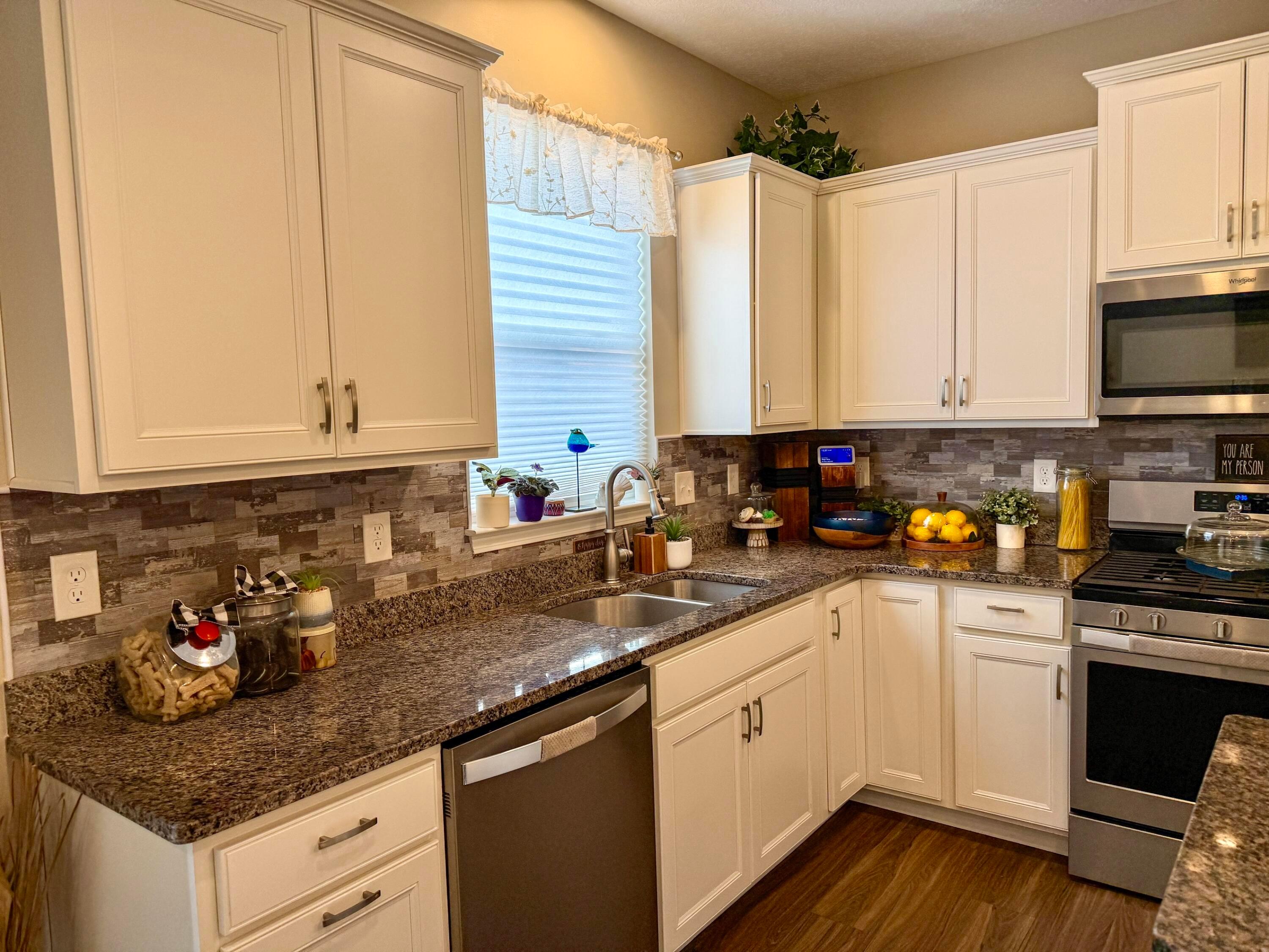 211 Leather Leaf Circle