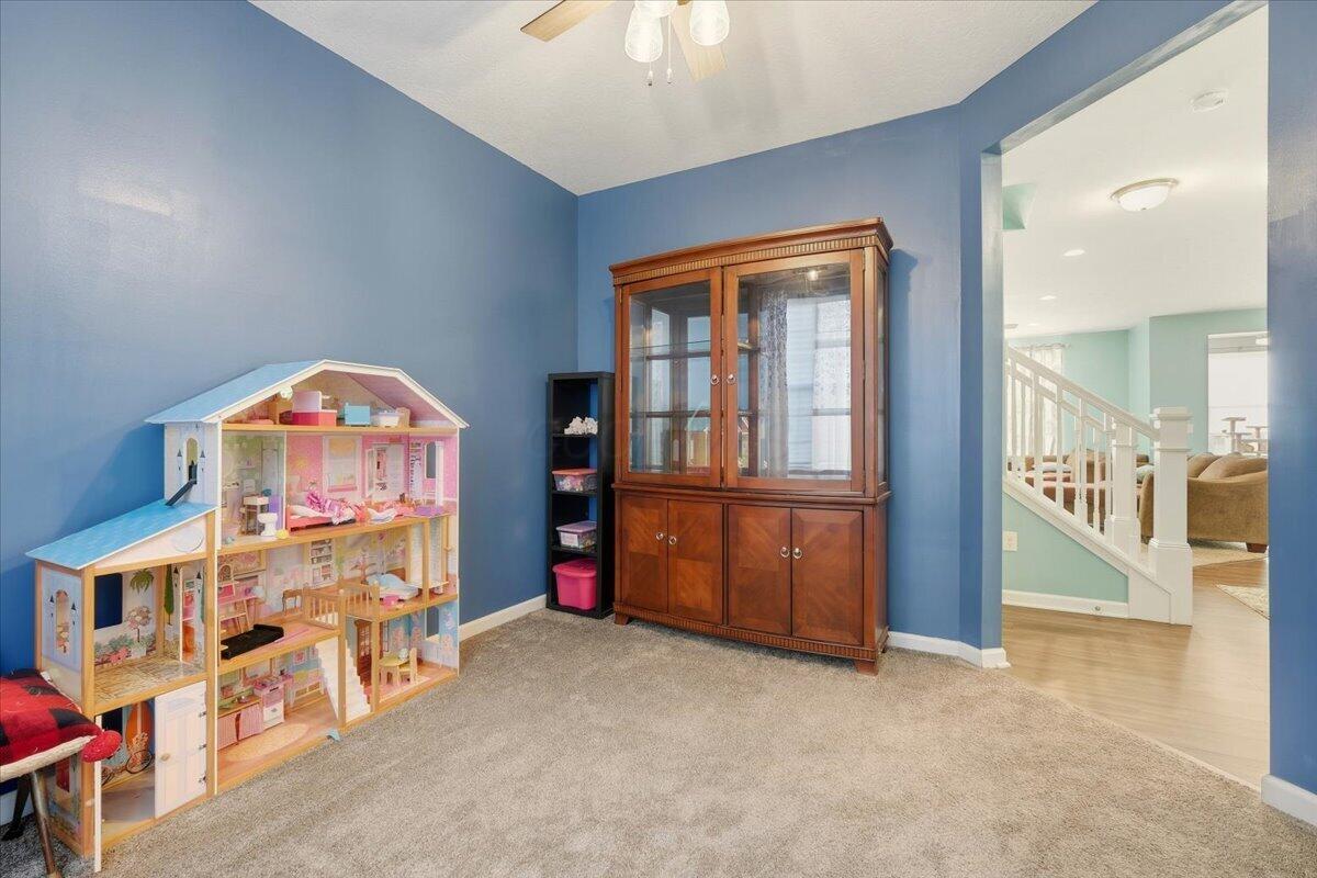 211 Leather Leaf Circle