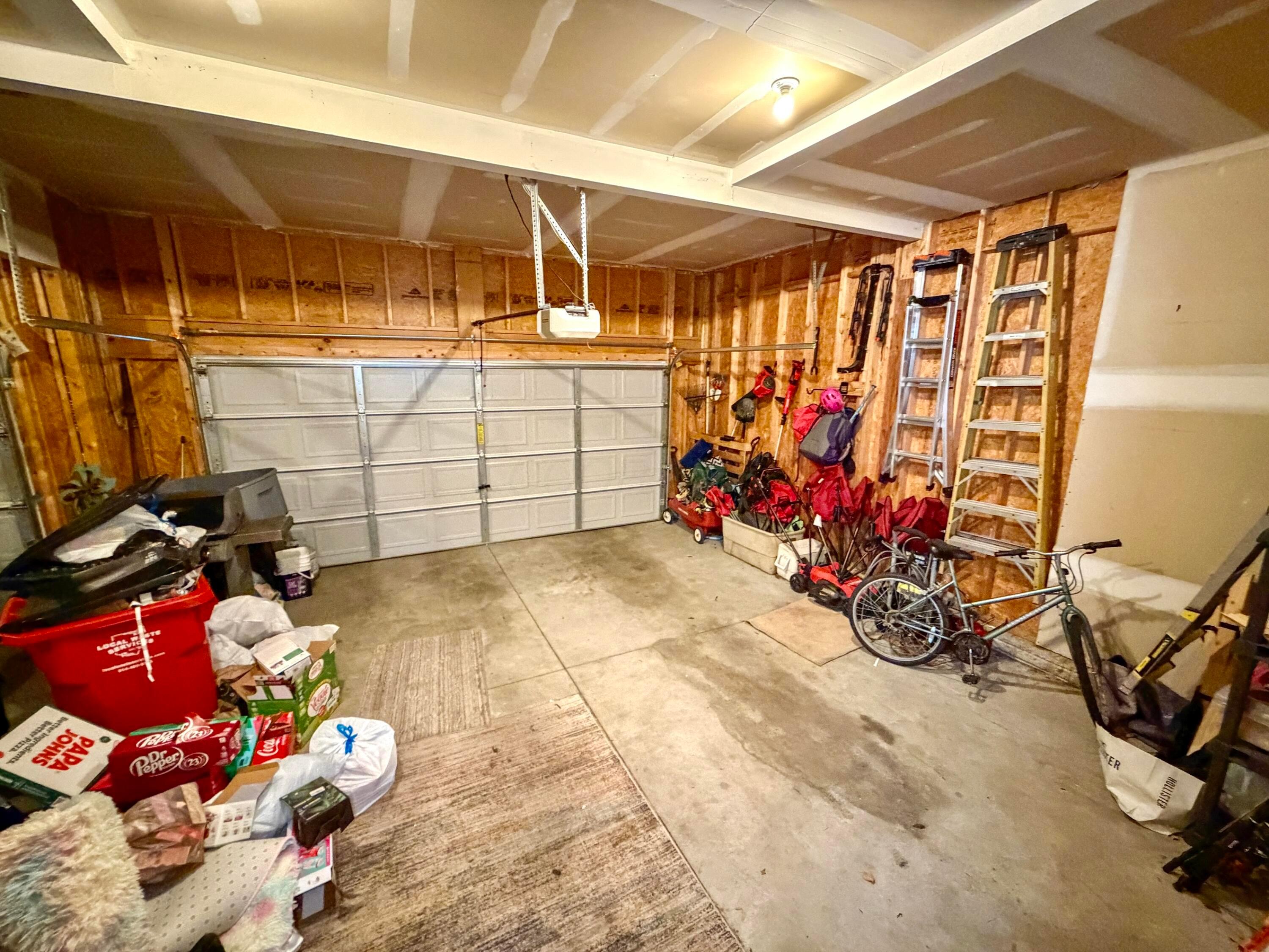 211 Leather Leaf Circle