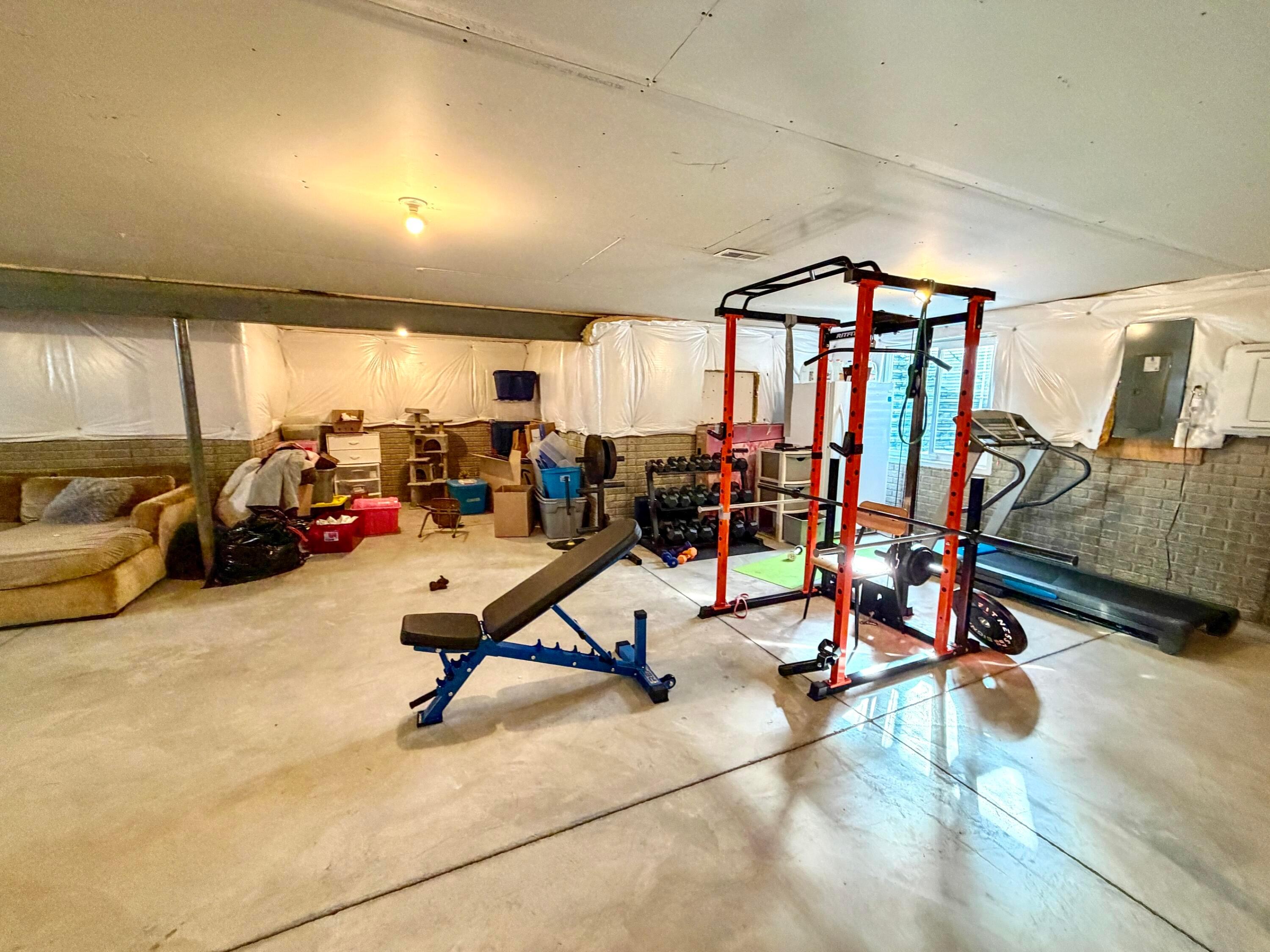 211 Leather Leaf Circle