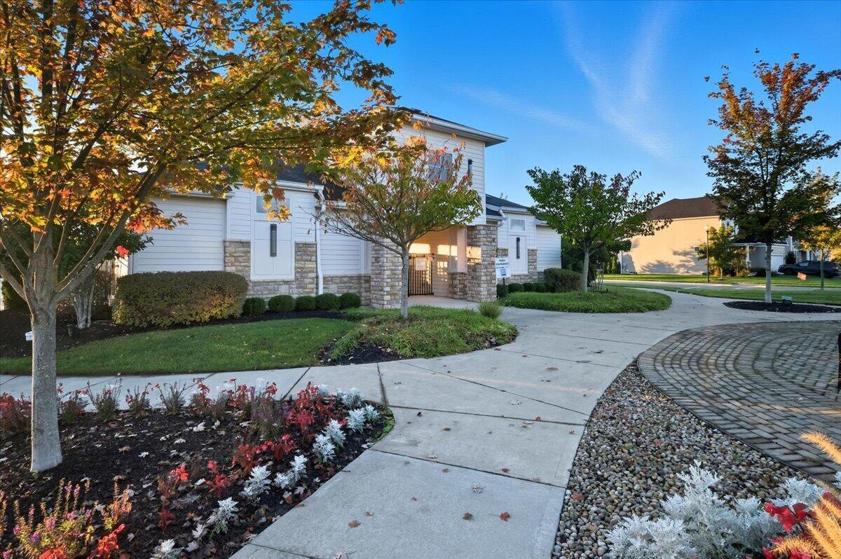 211 Leather Leaf Circle