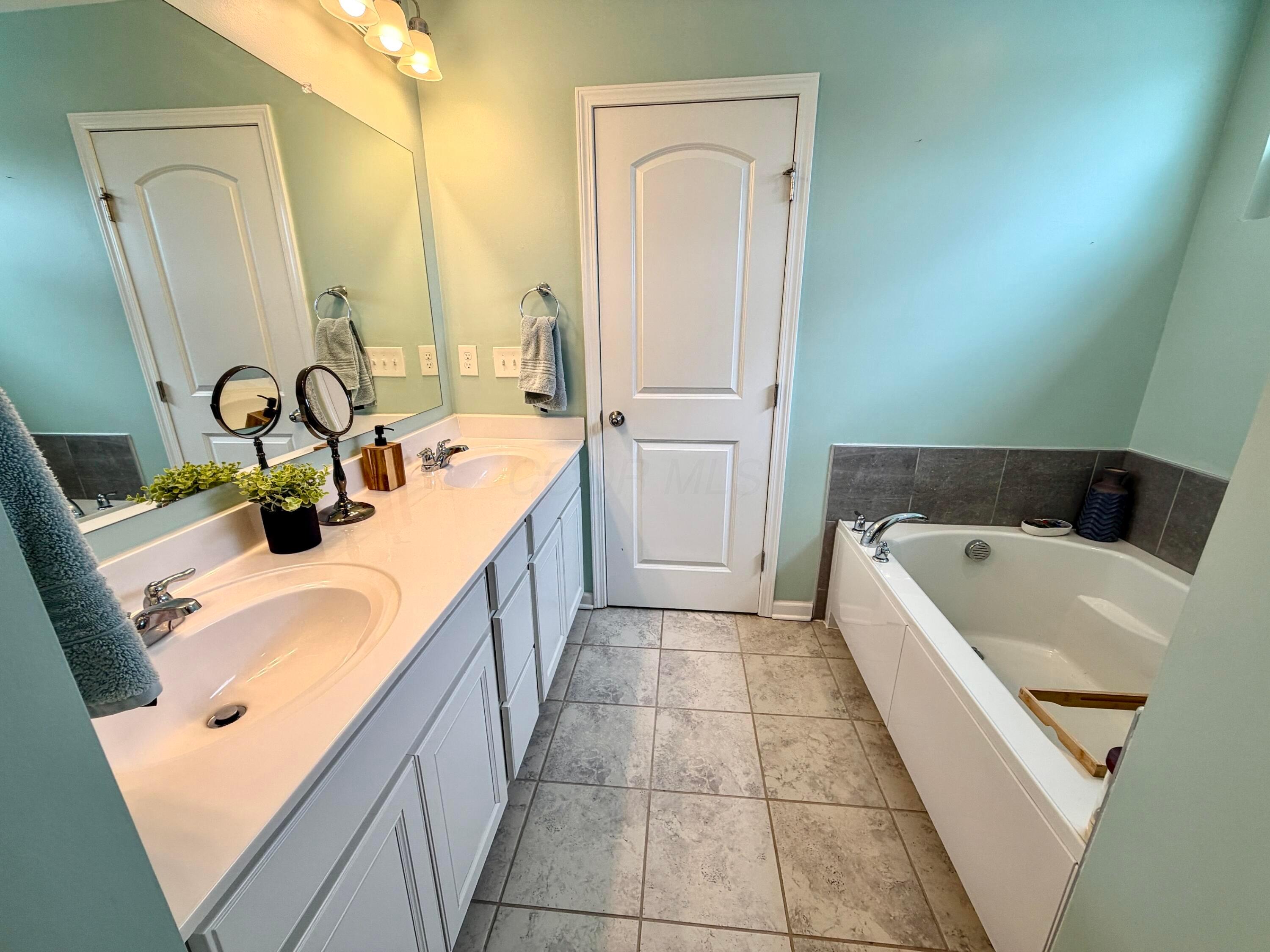 211 Leather Leaf Circle