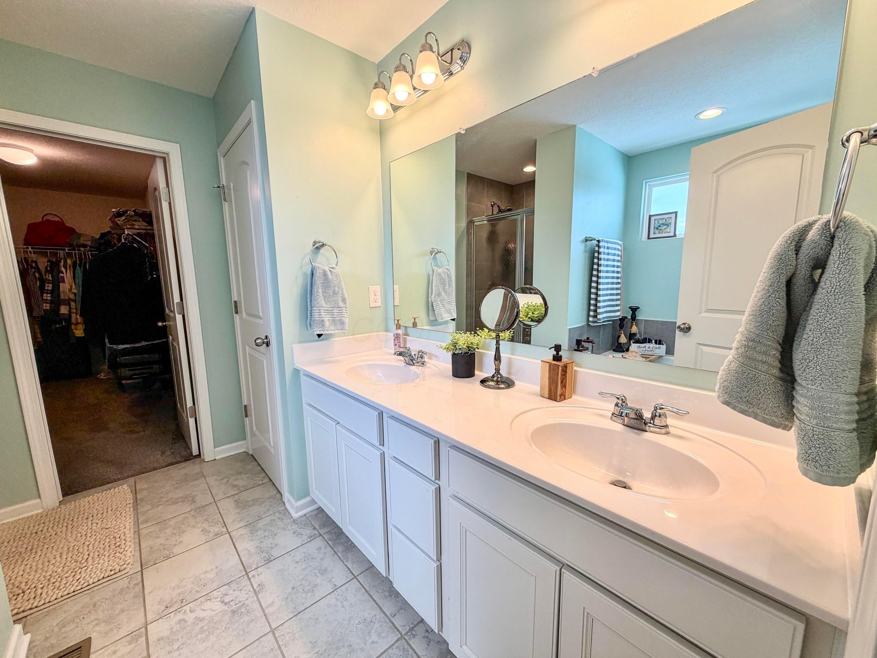 211 Leather Leaf Circle