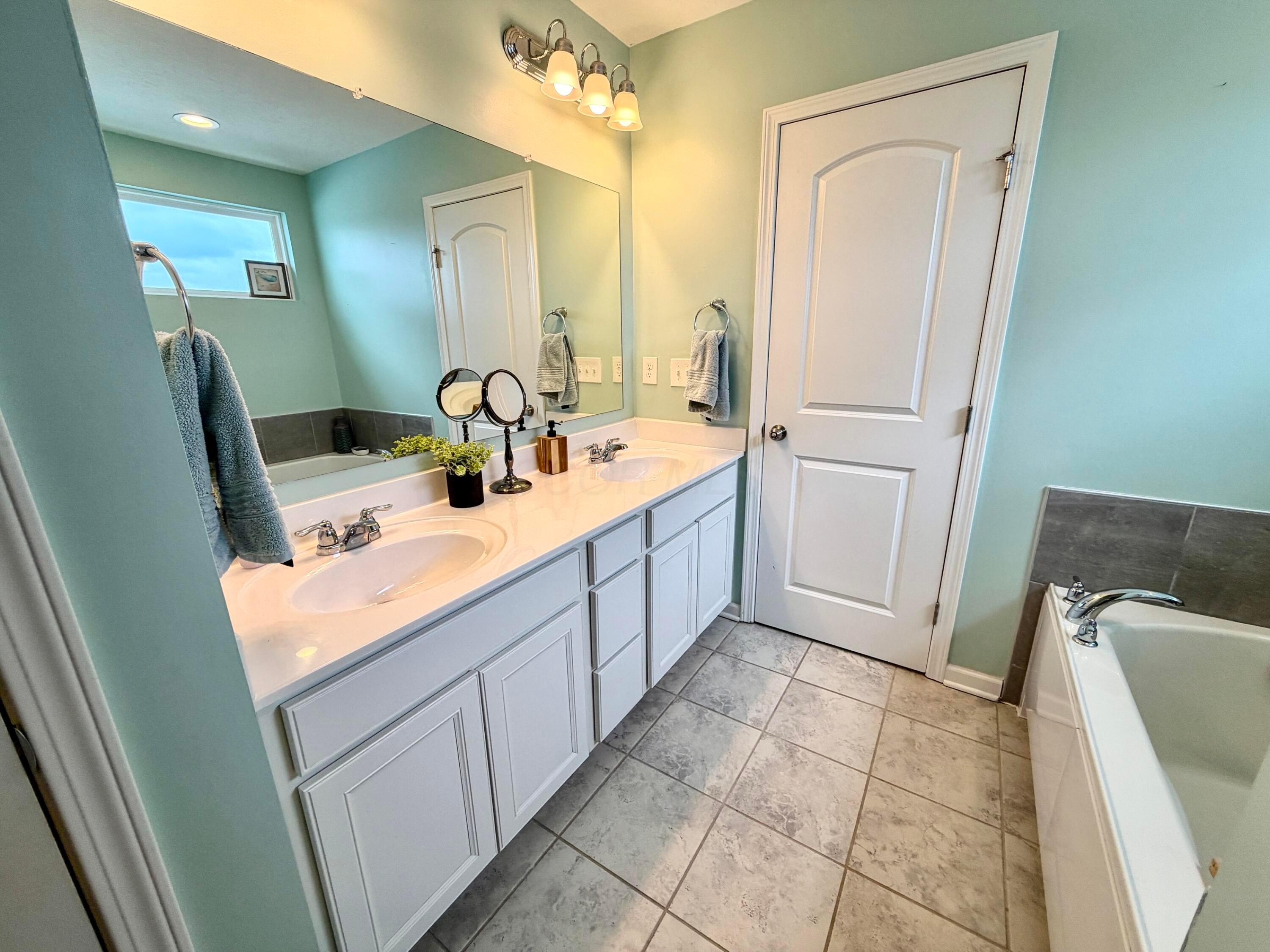 211 Leather Leaf Circle