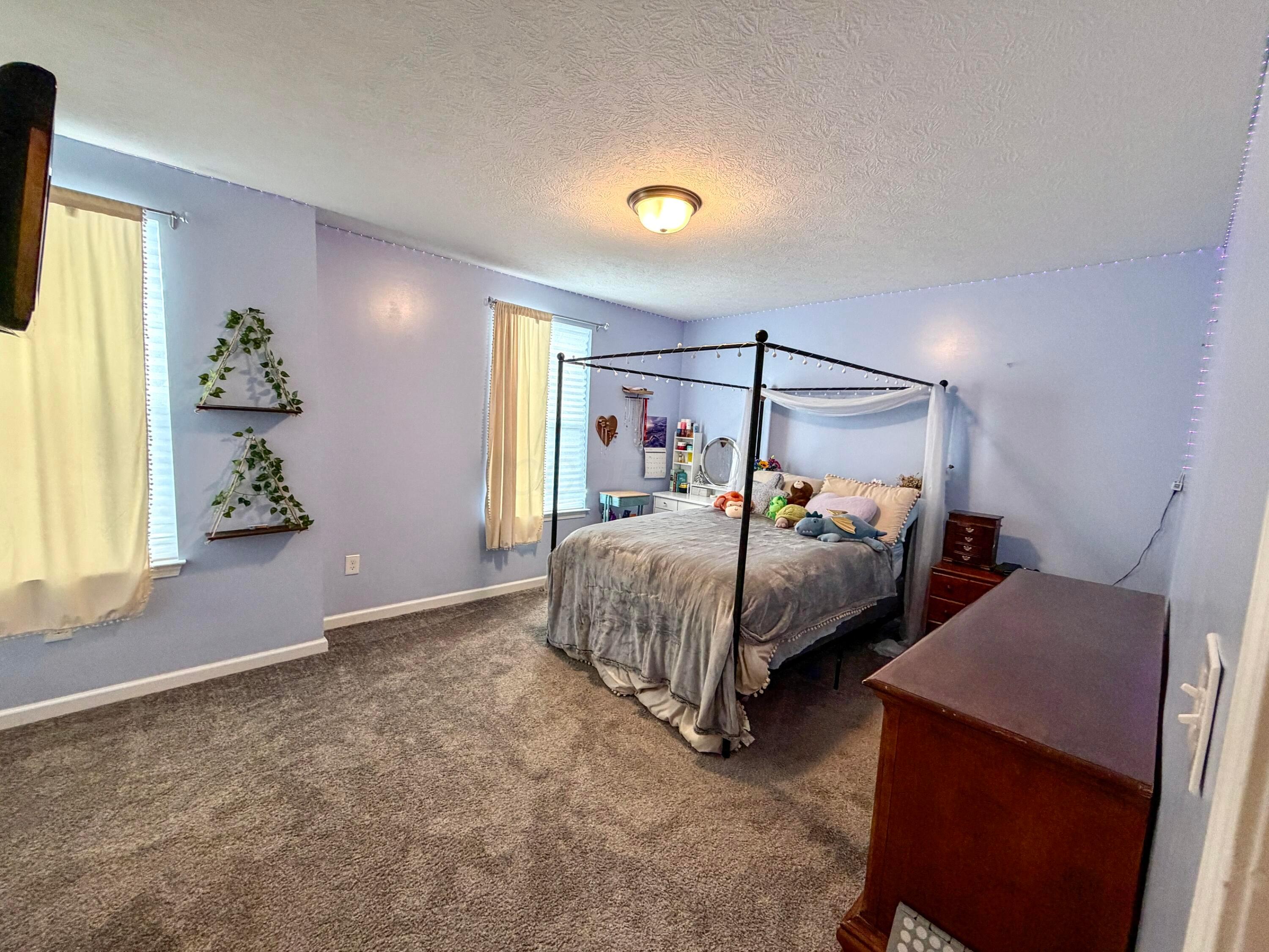 211 Leather Leaf Circle