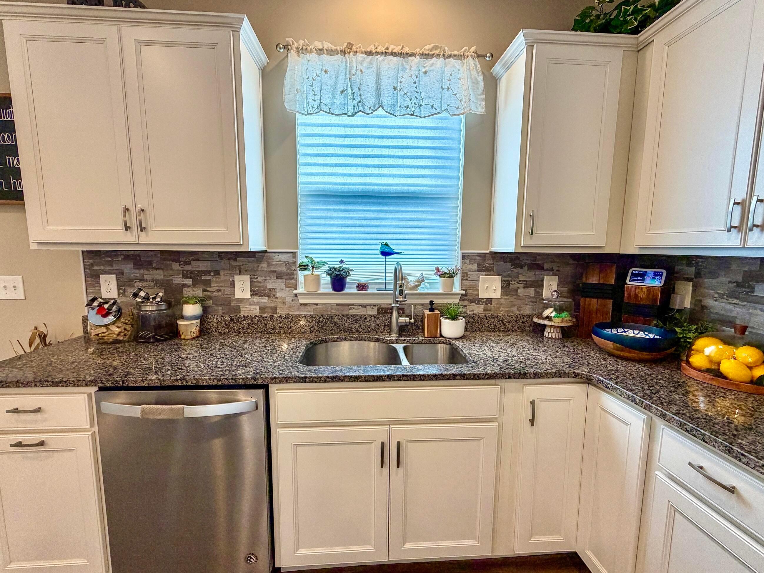 211 Leather Leaf Circle