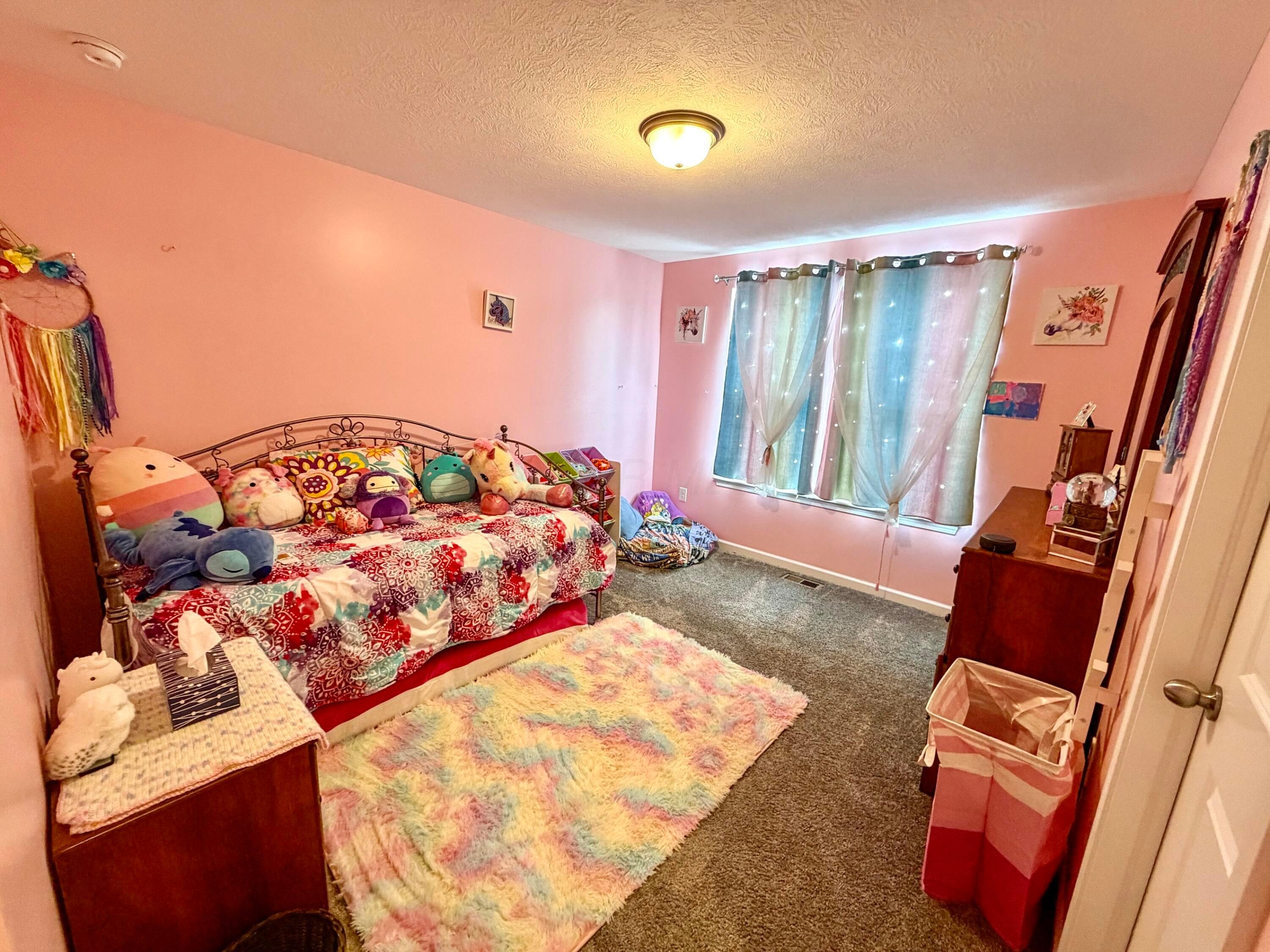 211 Leather Leaf Circle