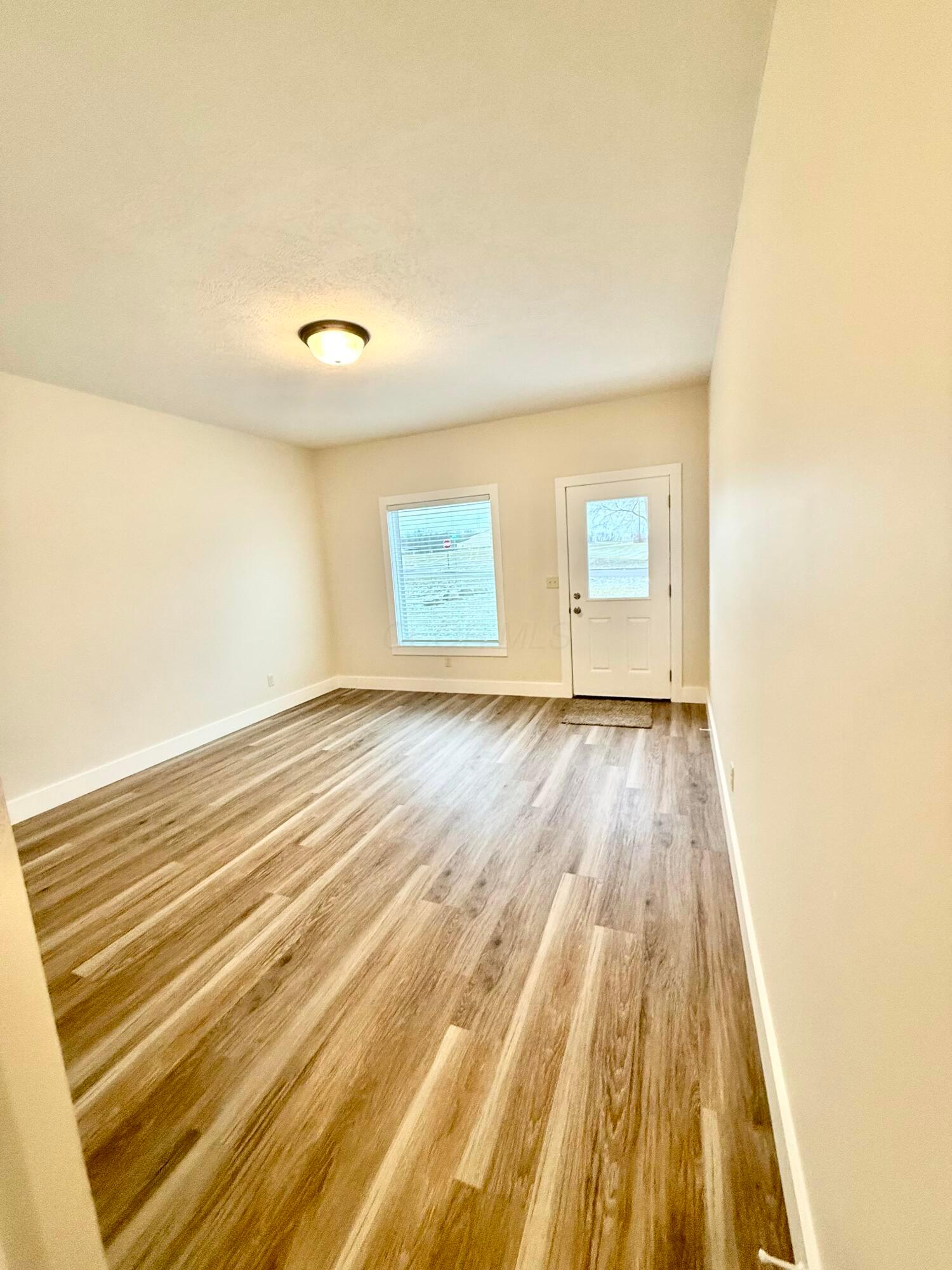 1598-1600 Spring Village Lane