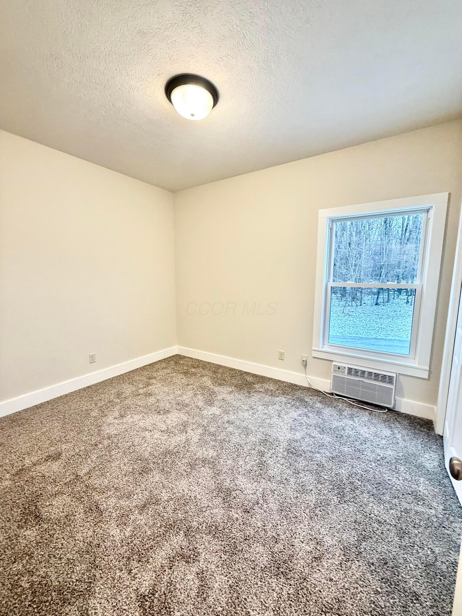 1598-1600 Spring Village Lane