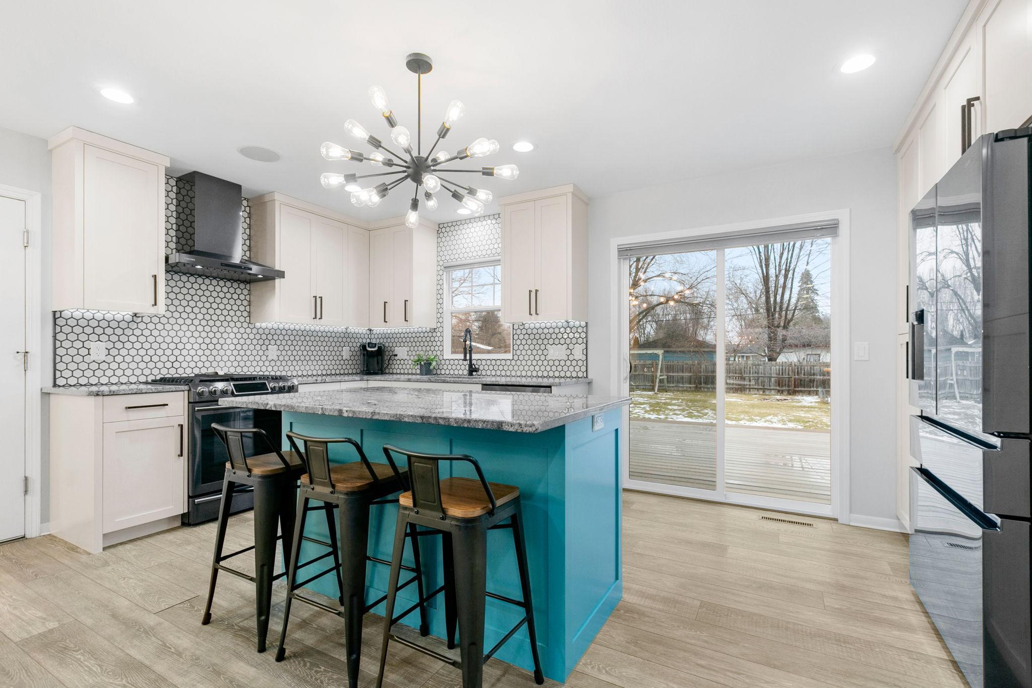 8405 Lower 208th Street W