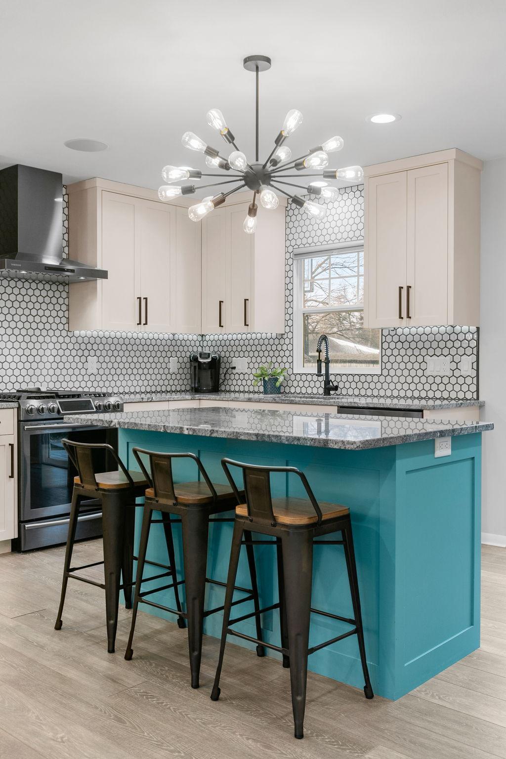 8405 Lower 208th Street W