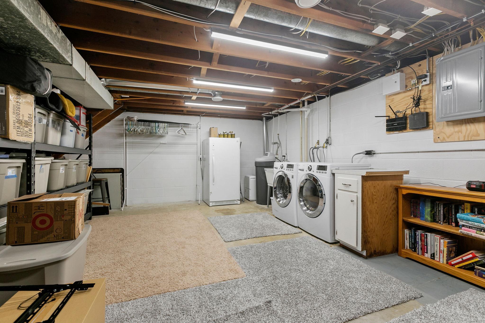 8405 Lower 208th Street W