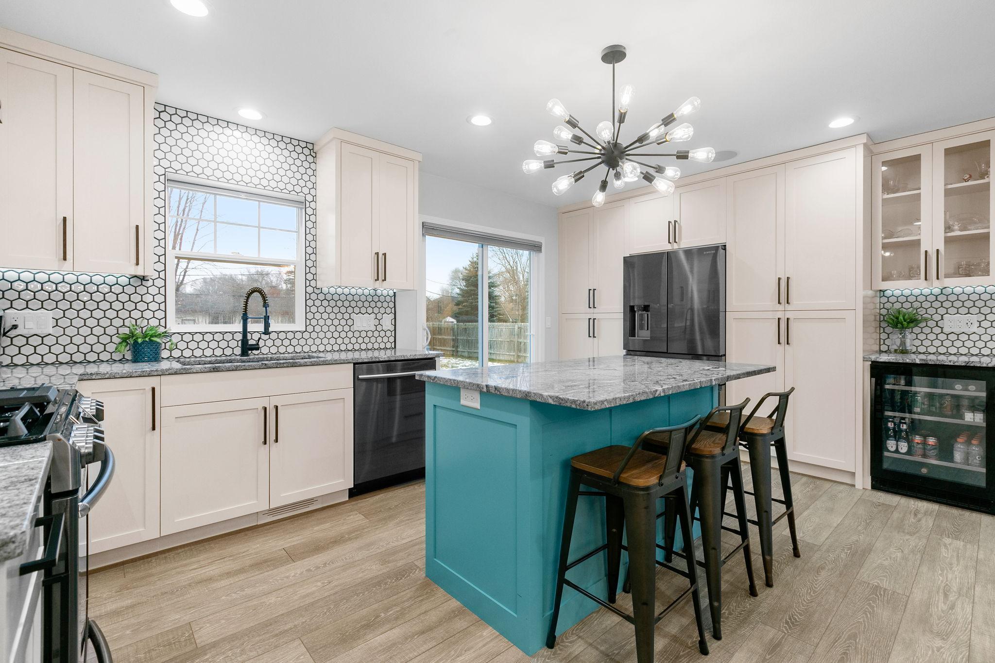 8405 Lower 208th Street W