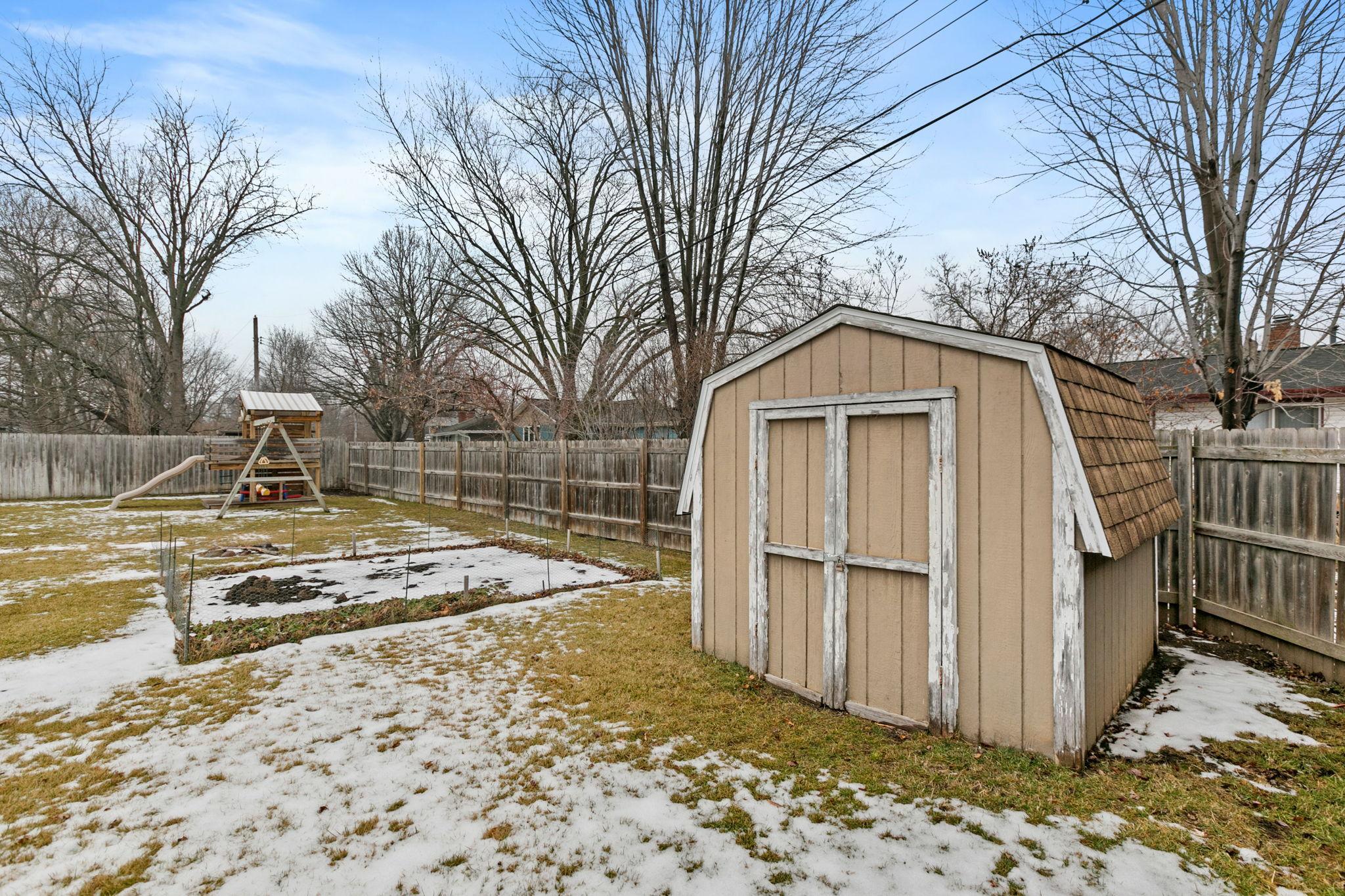 8405 Lower 208th Street W